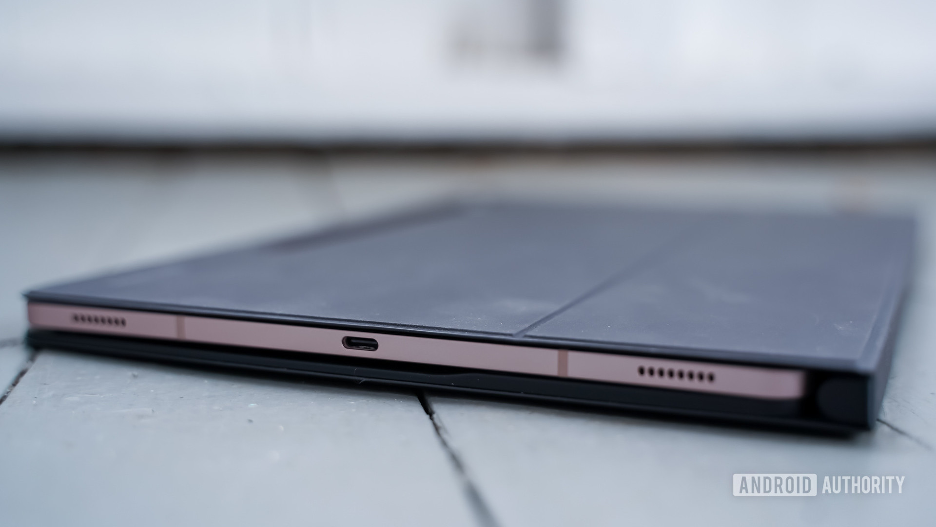 پروفایل Samsung Galaxy Tab S8 Plus با پوشش صفحه کلید