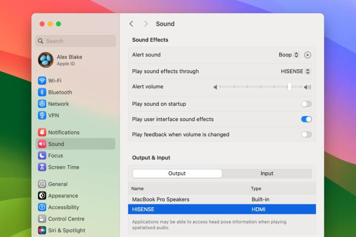 برنامه تنظیمات سیستم در macOS Sonoma، بخش تنظیمات صدا را نشان می دهد.